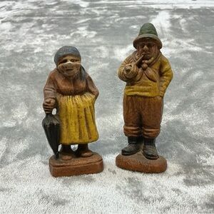 Syroco Vintage Wood composite figurines Old Man/Lady Folk Art 2 Pcs